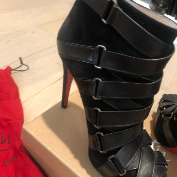 Christian Loboutin booties with side zipper. Excellent condition.authentic - Picture 5 of 5